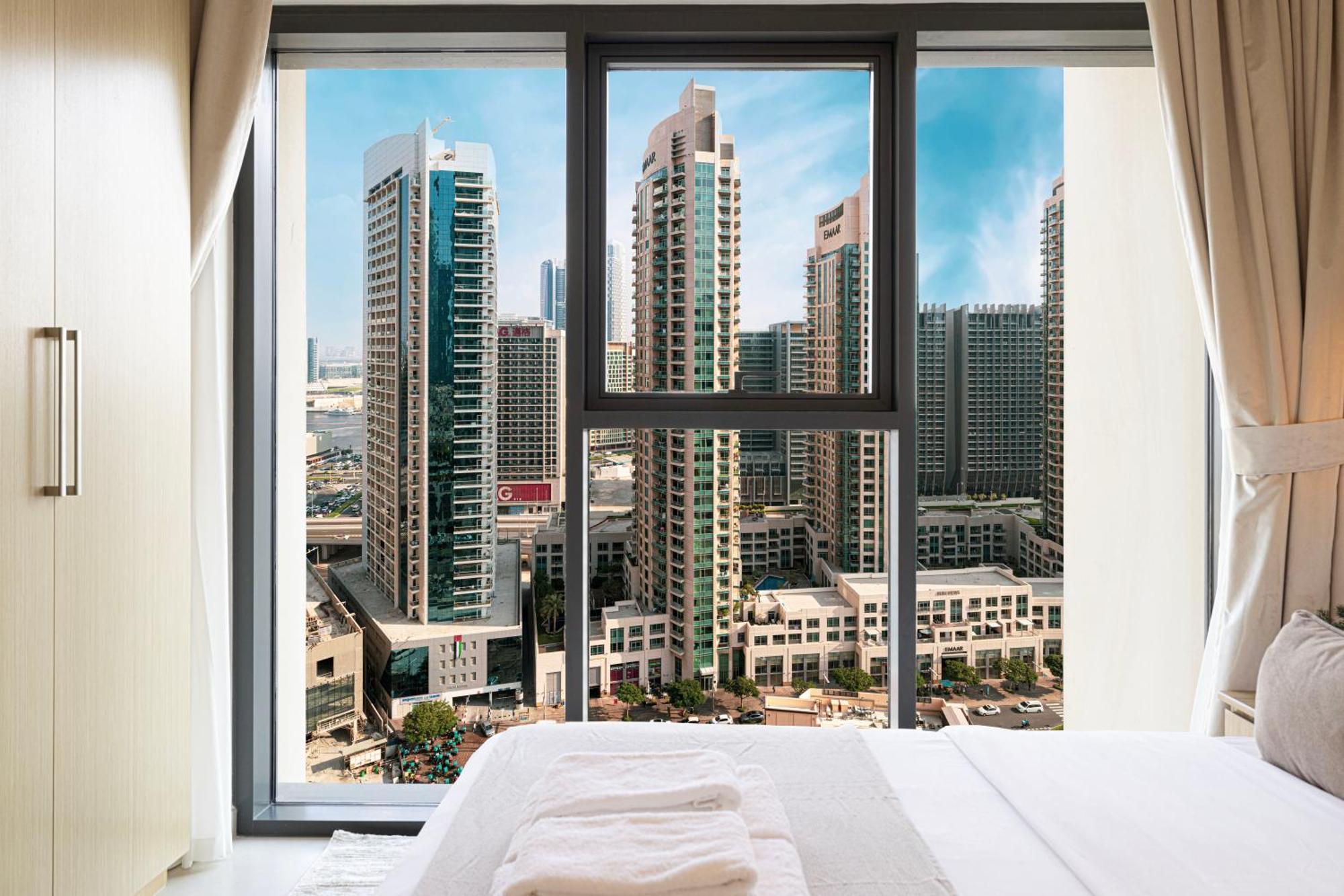 Apartment Burj Royale - Luxurious Brand New Two-bedroom In Downtown, Burj Khalifa View Pool In The Building, 5-min Walk To Mall & Fountains
