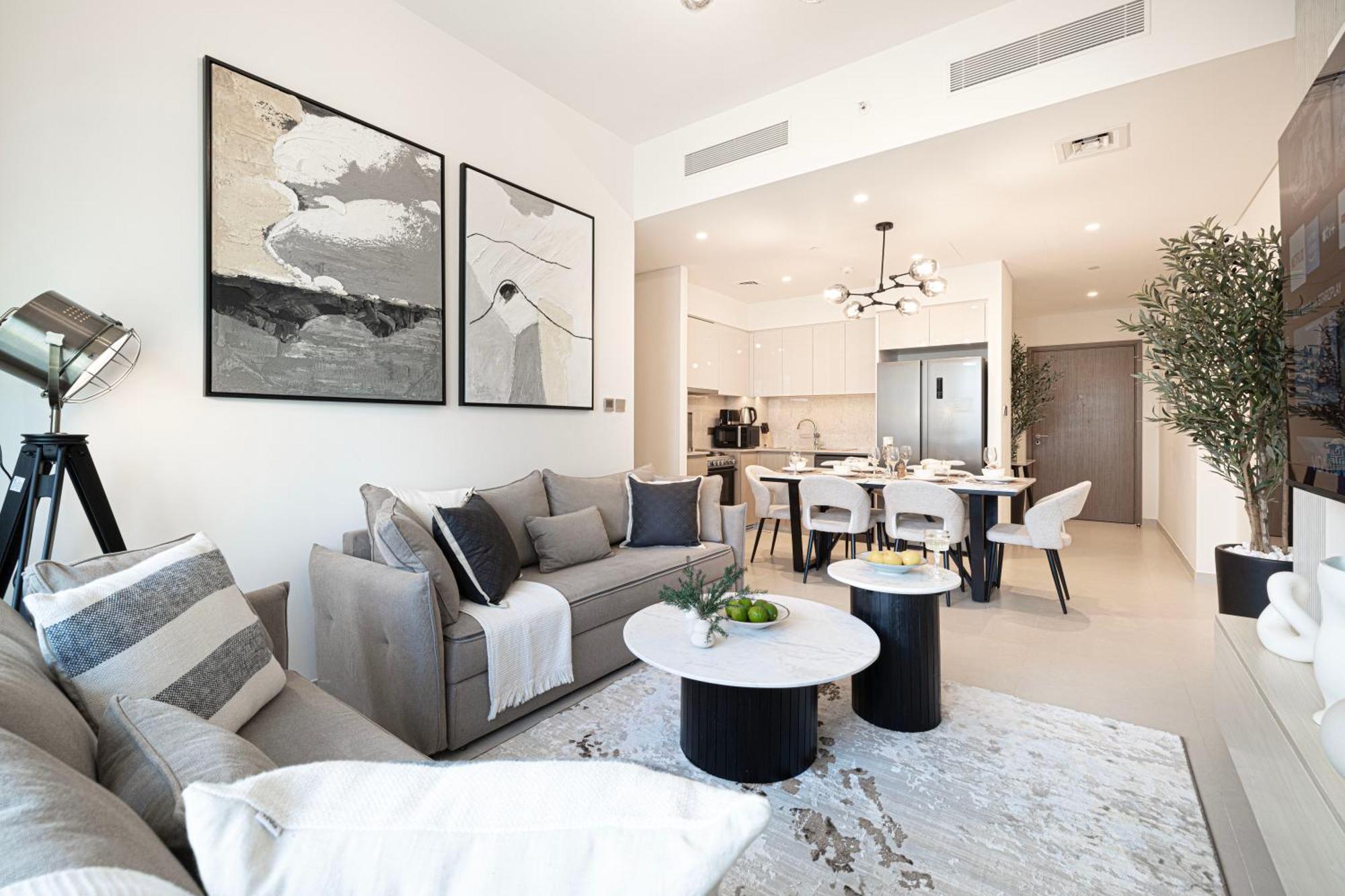 Burj Royale - Luxurious Brand New Two-bedroom In Downtown, Burj Khalifa View Pool In The Building, 5-min Walk To Mall & Fountains